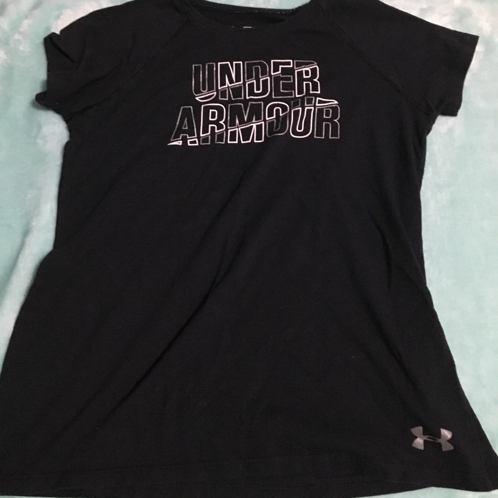 Girls black under armor shirt